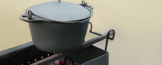 Jak wybrać kociołek żeliwny na ognisko? Podpowiadamy
